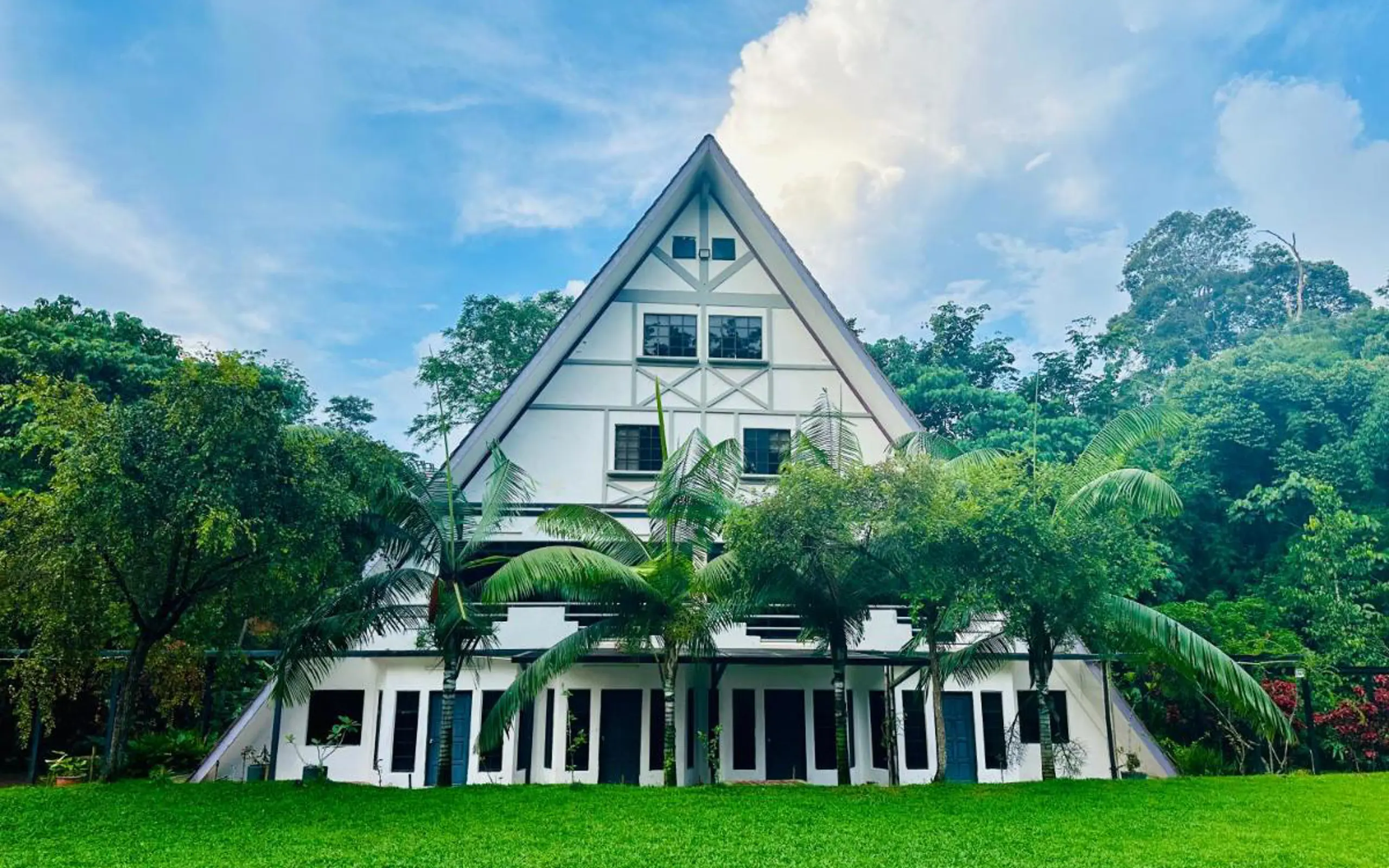 Lilla Hilltop Retreat